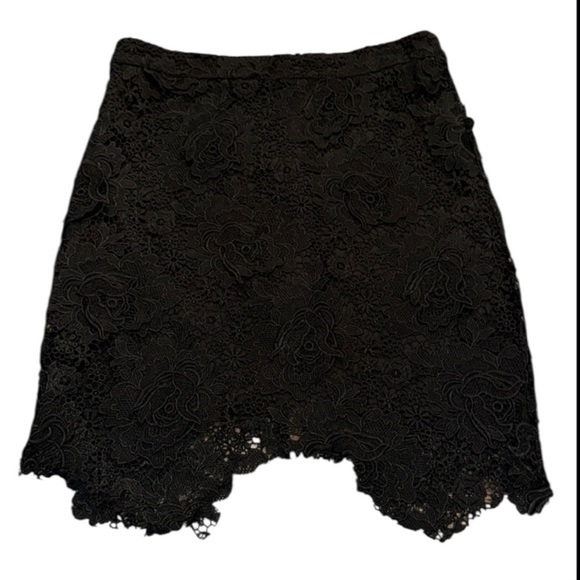Lucy Paris Dresses & Skirts - LUCY PARIS BLACK LACE FLOWER EMBROIDERED MINI SKIRT SIZE MEDIUM